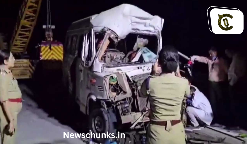 Truck-mini bus road accident in Sambhaji Nagar: संभाजी नगर में भयानक सड़क हादसा, ट्रक-मिनी बस दुर्घटना में 12 की मौत 17 घायल