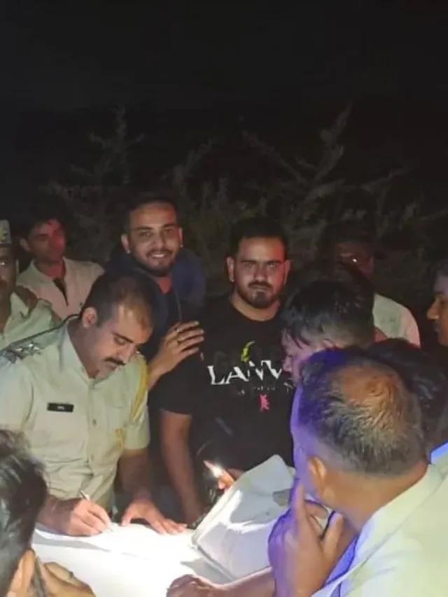 Noida Police interrogate Elvish Yadav?: नोएडा पुलिस ने की Elvish Yadav से घंटों पूछताछ, सांपों की तस्करी केस में किये सवाल-जवाब