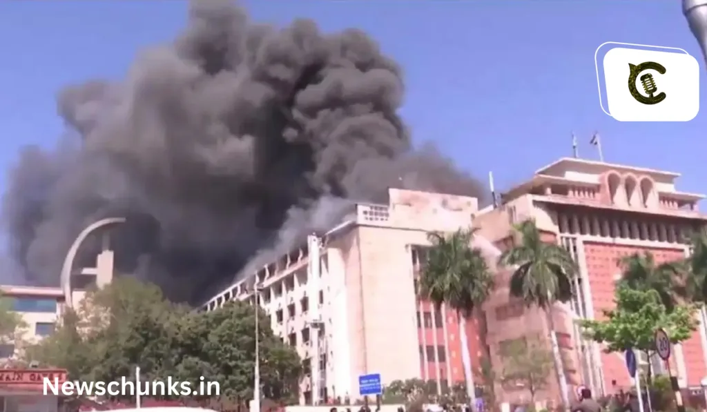 Fire broke out in Mantralaya building Bhopal: मध्य प्रदेश के मंत्रालय भवन में लगी भीषण आग, कई लोग फंसे, मौके पर पहुंची फायर बिग्रेड